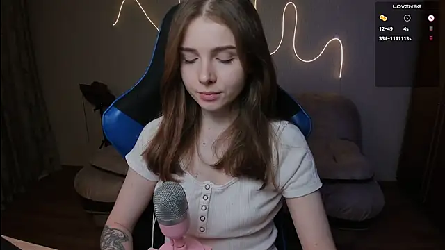 Snapshot of Kami_kam chatting on March 12, 7:04 pm Kami kam online show from March 12, 7:04 pm