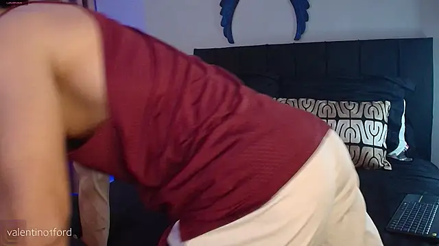 Snapshot of Valentinoford chatting on March 13, 11:21 pm Valentinoford online show from March 13, 11:21 pm