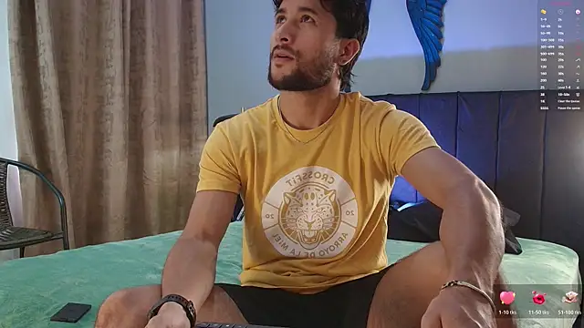 Snapshot of Valentinoford chatting on February 2, 10:09 pm Valentinoford online show from February 2, 10:09 pm