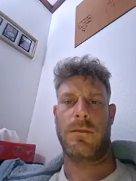 Snapshot of Jonjon3669 chatting on April 7, 11:06 pm Jonjon3669 online show from April 7, 11:06 pm