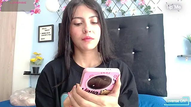 evatits 1 online show from November 30, 1:12 pm