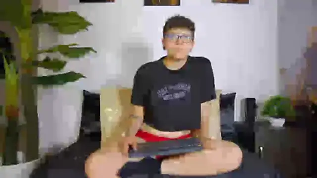 alex noa online show from February 11, 7:03 pm