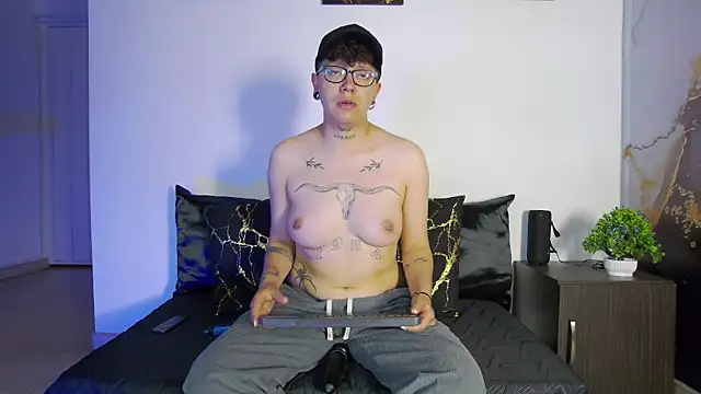 alex noa online show from May 4, 7:39 pm