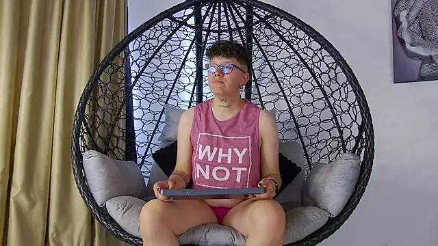 alex noa online show from April 2, 7:53 pm