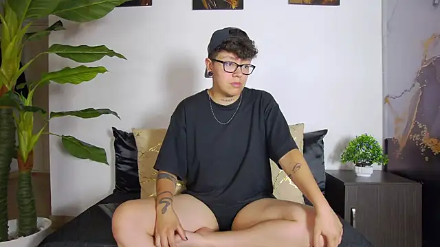 alex noa online show from March 5, 7:21 pm