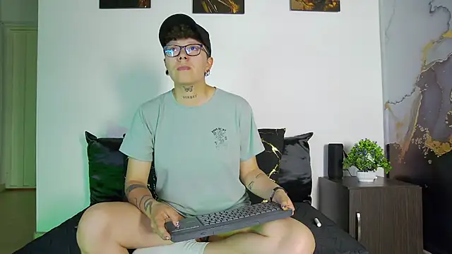 alex noa online show from April 21, 8:04 pm