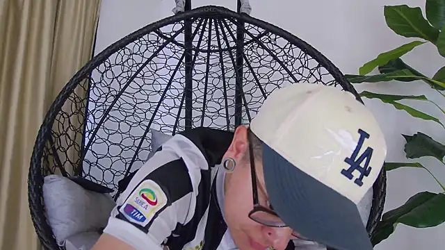 alex noa online show from October 17, 5:26 pm