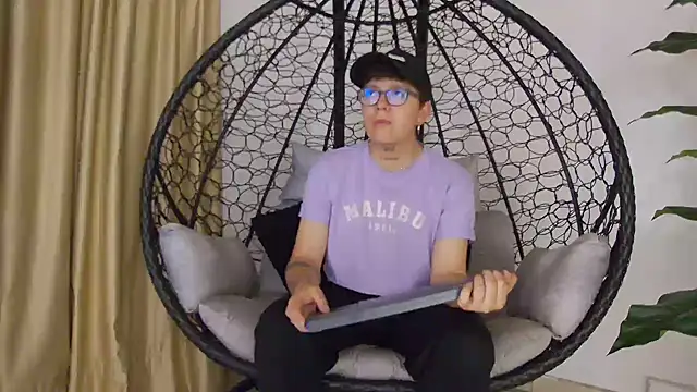 alex noa online show from November 11, 7:30 pm