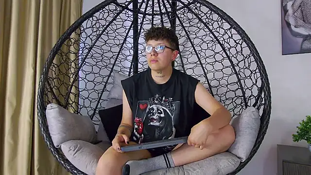 alex noa online show from March 2, 7:21 pm