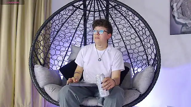 alex noa online show from May 15, 3:26 am