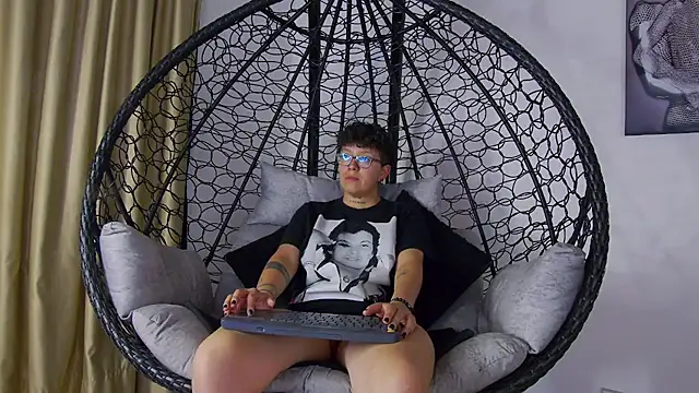 alex noa online show from March 31, 7:27 pm