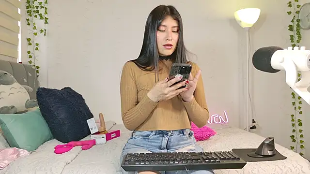  thaeltaylor online show from December 1, 7:26 pm