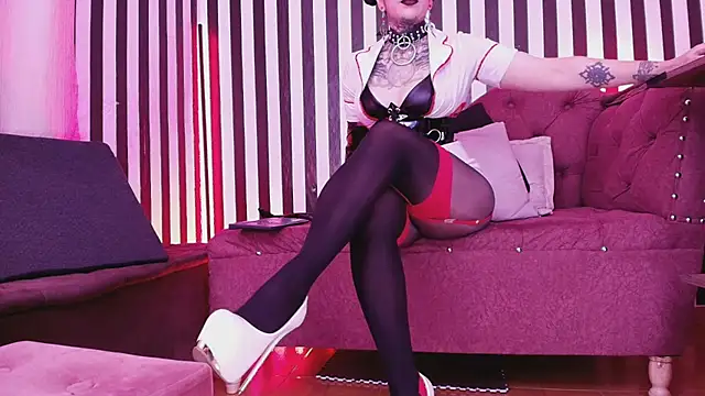 Snapshot of hanna_connorr chatting on October 12, 6:53 pm hanna connorr online show from October 12, 6:53 pm