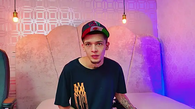 kendalltaylorr online show from November 28, 1:00 pm