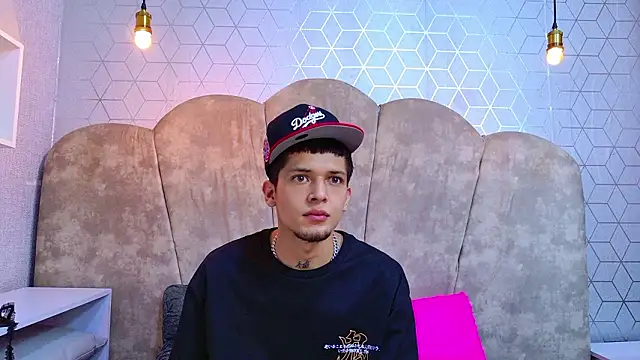 kendalltaylorr online show from March 12, 3:12 am