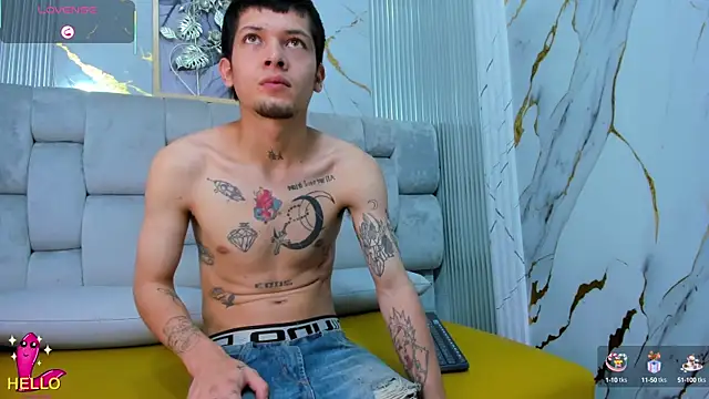 kendalltaylorr online show from January 30, 2:49 am