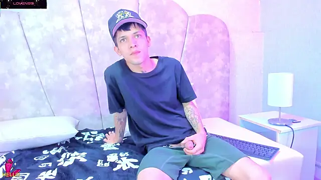 kendalltaylorr online show from March 12, 3:02 am