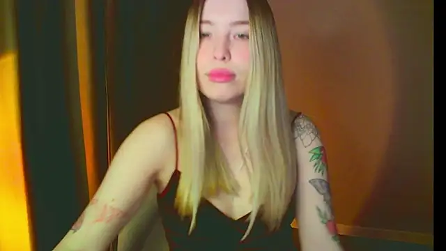 Snapshot of mia_raspberrie chatting on January 16, 10:12 pm mia raspberrie online show from January 16, 10:12 pm