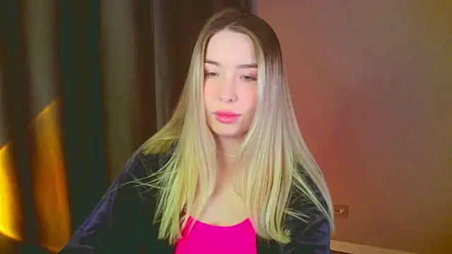 Snapshot of mia_raspberrie chatting on January 11, 6:45 am mia raspberrie online show from January 11, 6:45 am