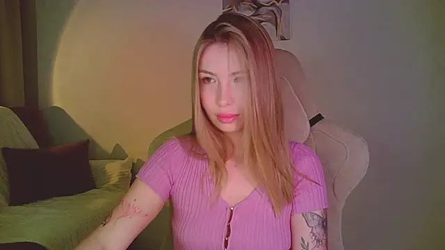 Snapshot of mia_raspberrie chatting on May 17, 9:26 pm mia raspberrie online show from May 17, 9:26 pm