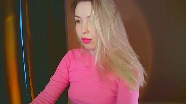 Snapshot of mia_raspberrie chatting on December 6, 8:21 am mia raspberrie online show from December 6, 8:21 am