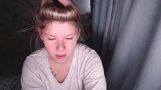 Snapshot of MelissaXKinky chatting on October 25, 2:22 am MelissaXKinky online show from October 25, 2:22 am