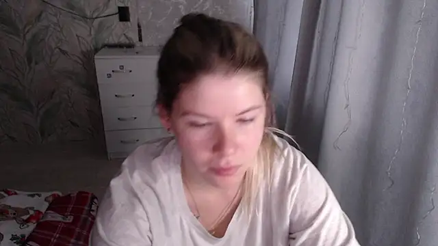 Snapshot of MelissaXKinky chatting on November 17, 7:34 am MelissaXKinky online show from November 17, 7:34 am