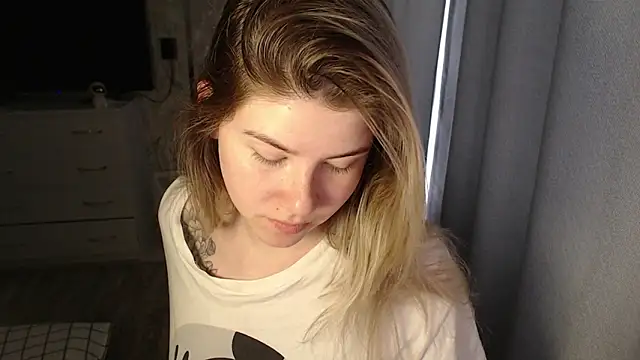 MelissaXKinky online show from March 14, 7:04 am