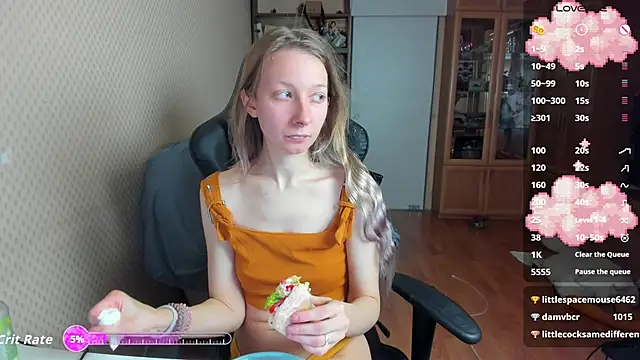 Snapshot of cutieMila chatting on November 1, 2:11 pm cutieMila online show from November 1, 2:11 pm