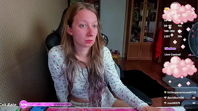 Snapshot of cutieMila chatting on June 26, 9:48 am cutieMila online show from June 26, 9:48 am