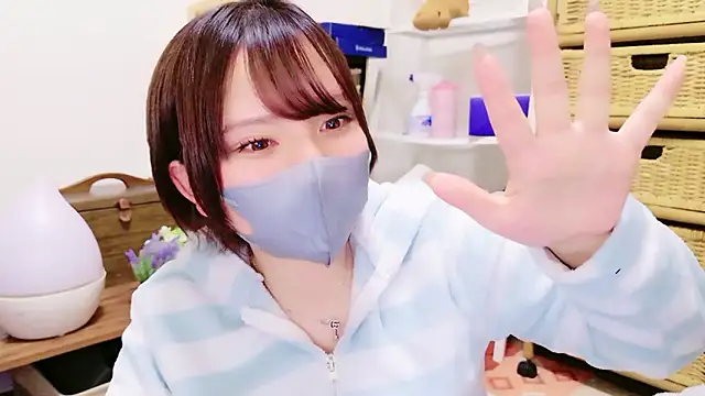 senachinnn online show from November 17, 5:11 am