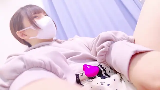 senachinnn online show from March 13, 4:16 am