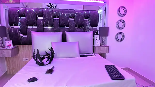 Charlotte Myers online show from March 7, 11:40 am