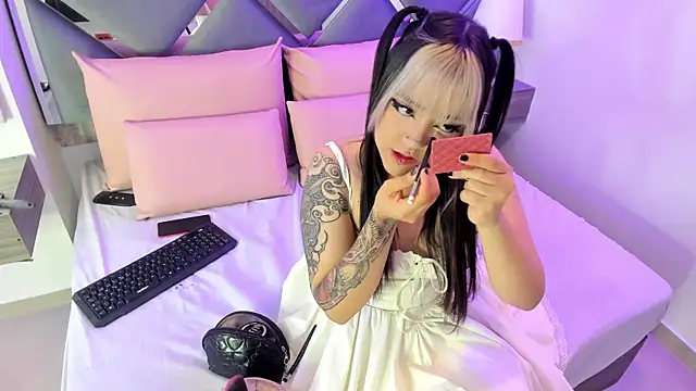 Charlotte Myers online show from September 13, 7:58 pm