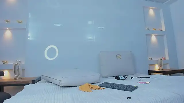 Dalia-Prada online show from March 21, 8:30 am