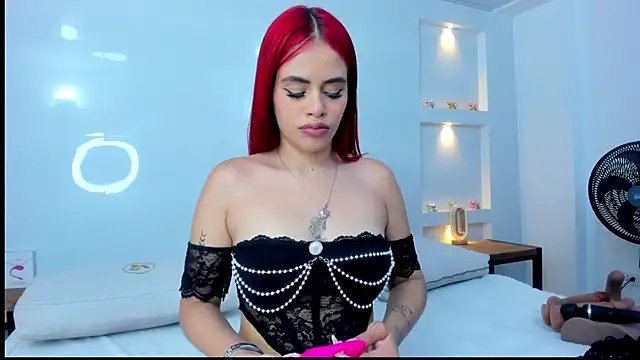 Snapshot of Dalia-Prada chatting on October 15, 3:49 am Dalia-Prada online show from October 15, 3:49 am