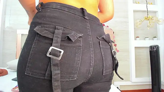 Dalia-Prada online show from February 19, 4:42 am