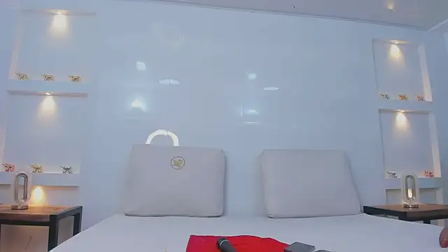 Dalia-Prada online show from April 8, 3:52 am