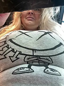 Teya moon  online show from March 12, 2:32 pm