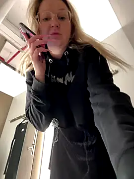 Snapshot of Teya_moon_ chatting on September 24, 12:55 pm Teya moon online show from September 24, 12:55 pm