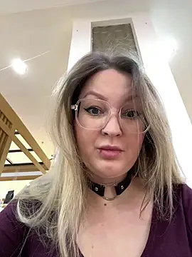Teya moon  online show from February 18, 9:28 am