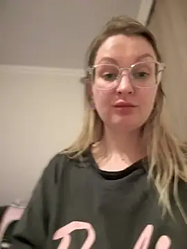 Snapshot of Teya_moon_ chatting on March 19, 10:09 pm Teya moon online show from March 19, 10:09 pm