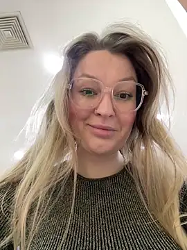 Teya moon  online show from April 9, 12:55 pm