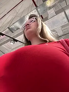 Teya moon  online show from April 3, 1:06 pm