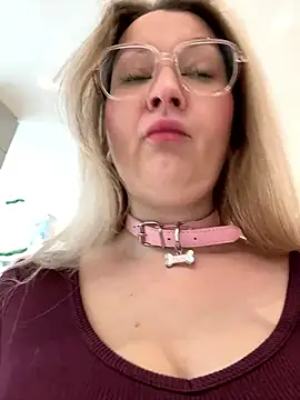 Teya moon  online show from January 8, 10:21 am