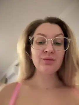 Snapshot of Teya_moon_ chatting on March 13, 9:37 pm Teya moon online show from March 13, 9:37 pm