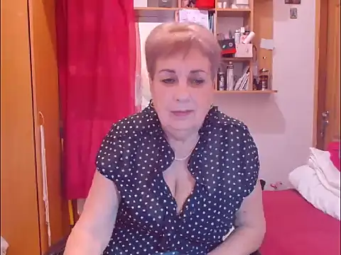 Victoria5643 online show from December 1, 7:37 pm