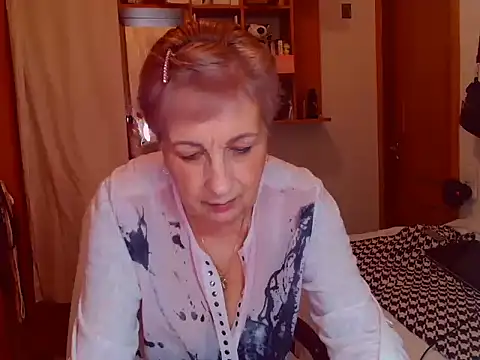 Victoria5643 online show from March 5, 8:10 pm