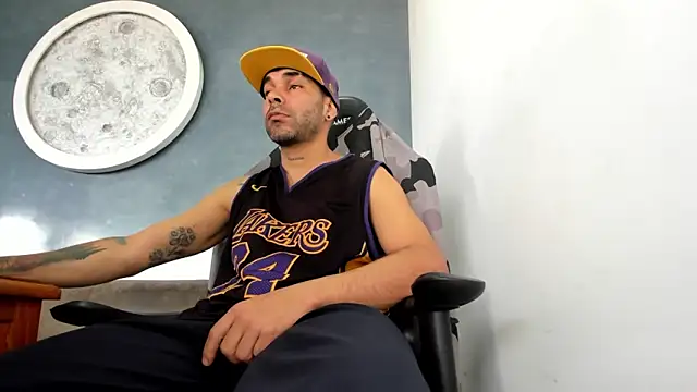 Snapshot of Bryan_Bronx chatting on October 29, 2:27 pm Bryan Bronx online show from October 29, 2:27 pm