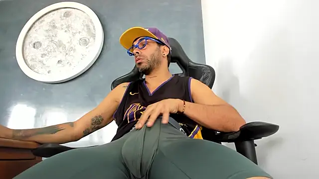 Bryan Bronx online show from September 26, 2:24 pm